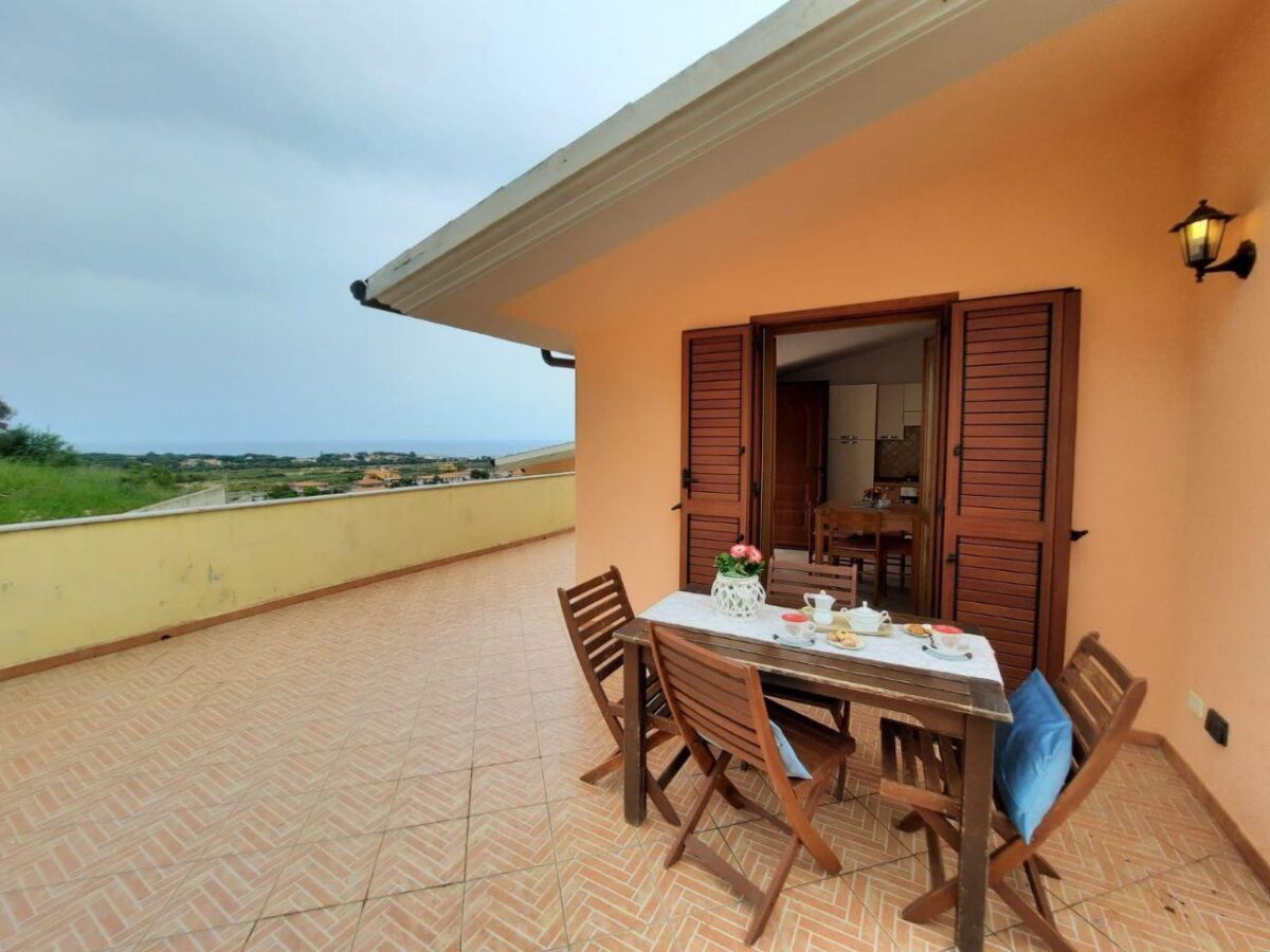 appartamento vacanze a La Caletta vista mare